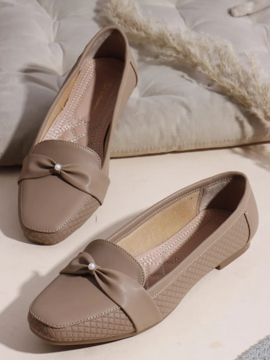 Beige Bow Loafers
