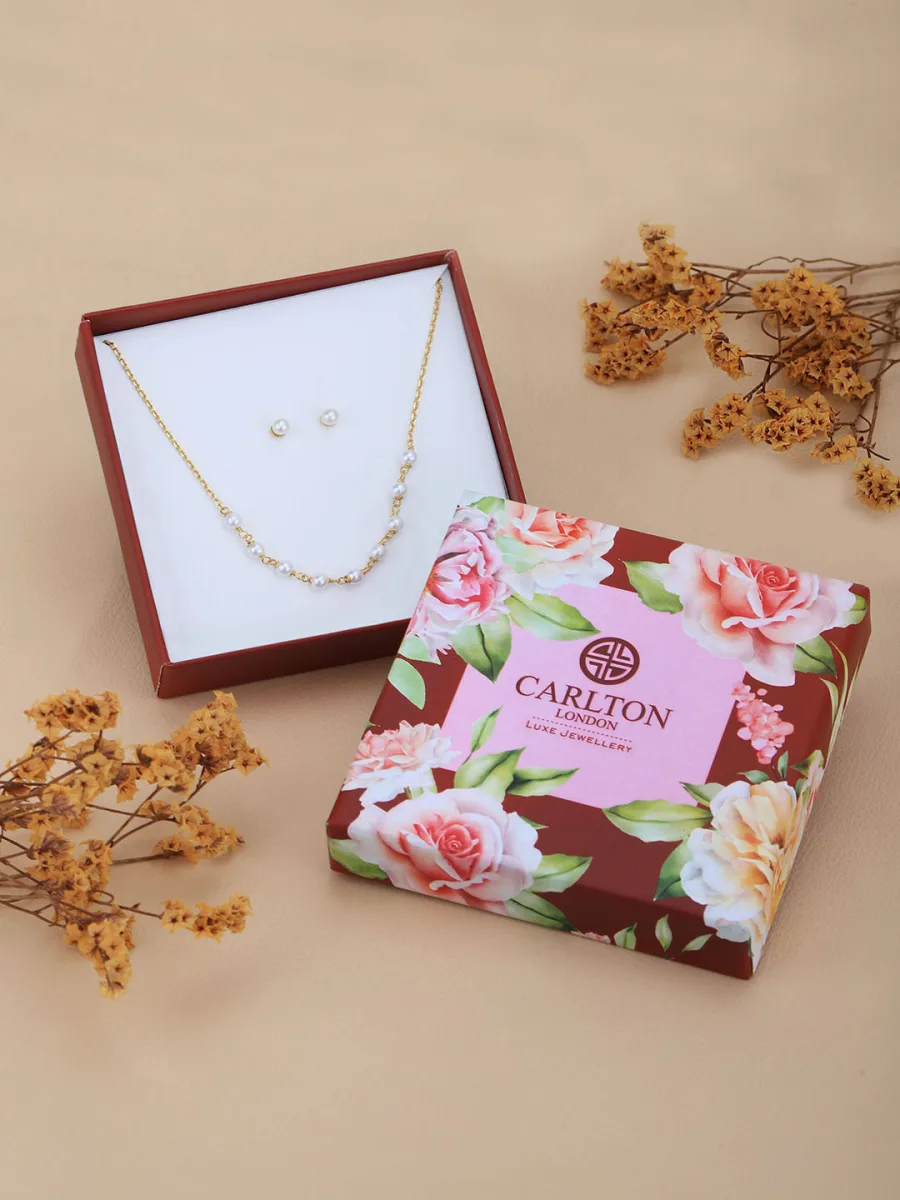 Gold Pearl Necklace Set