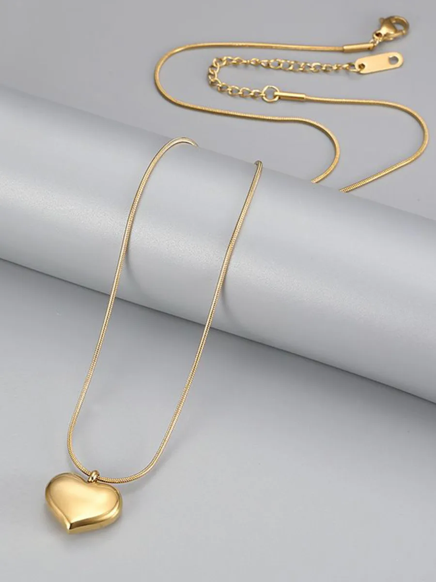 Gold Heart Pendant Necklace