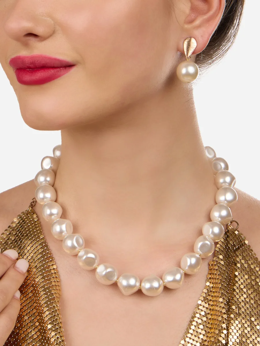 Pearl Necklace & Earrings Set