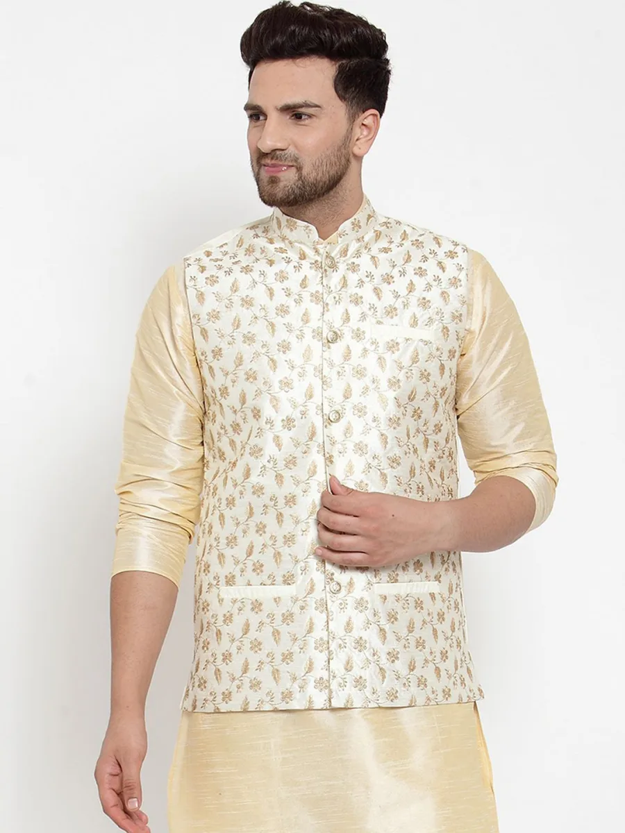Men Embroidered Nehru Jackets