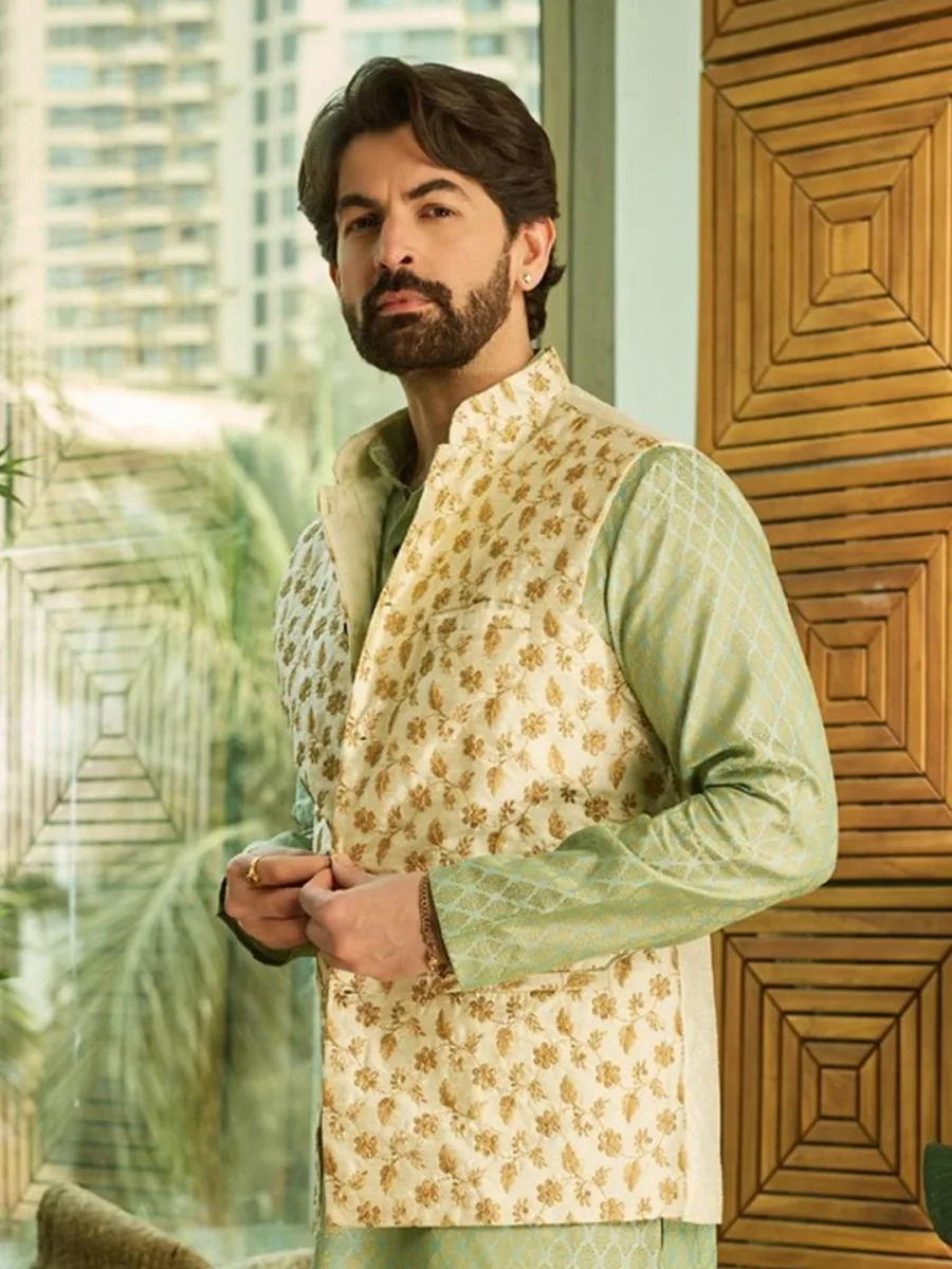 Men Embroidered Nehru Jacket