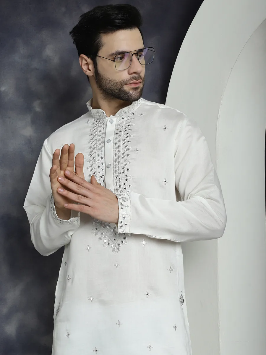 Embroidered Strigth Kurta