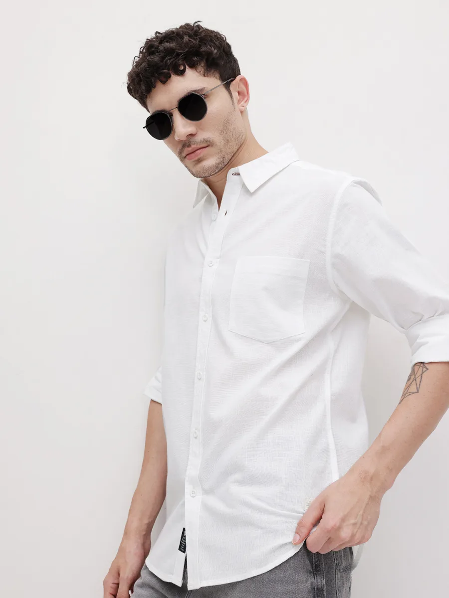 Spread Collar Casual Shirt