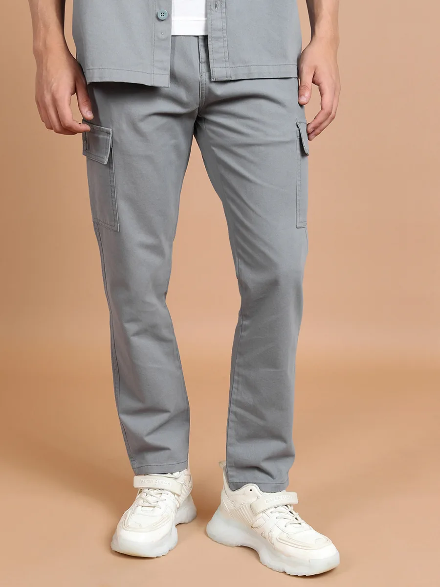 Men Mid-Rise Cargo Trousers