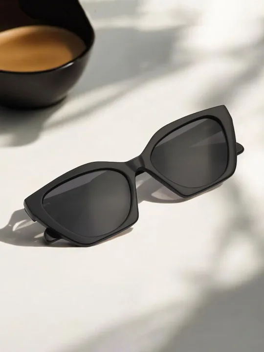 Black Geometric Cat-Eye Sunglasses