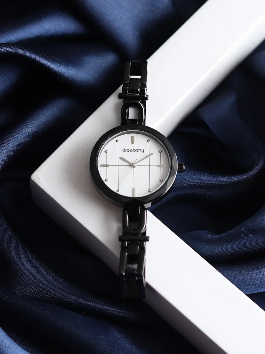 Black Bracelet Analog Watch