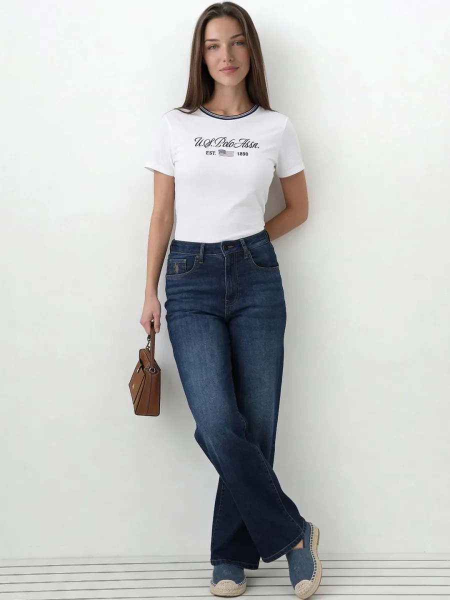 Bold Tapered Jeans — Wine
