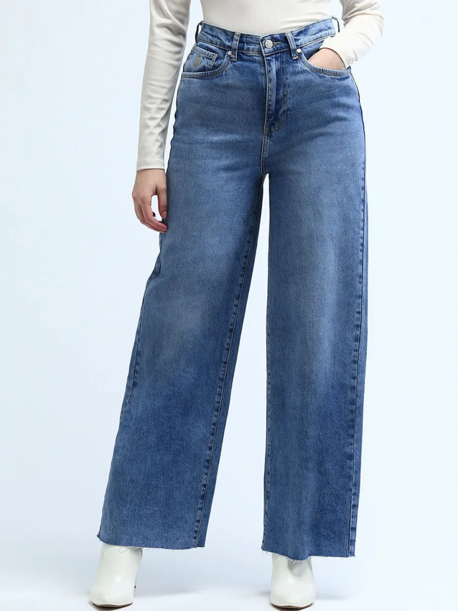 Nourishing Slim Fit Jeans — Champagne