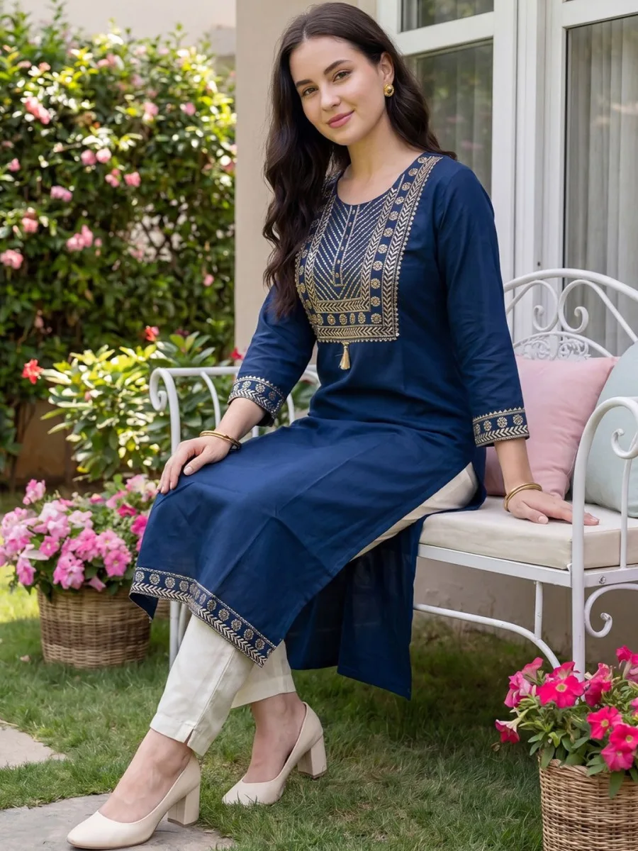 Women Ethnic Motifs Embroidered Kurta
