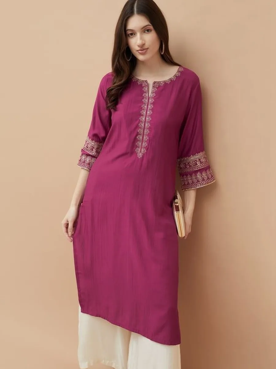 Women Embroidered Kurta