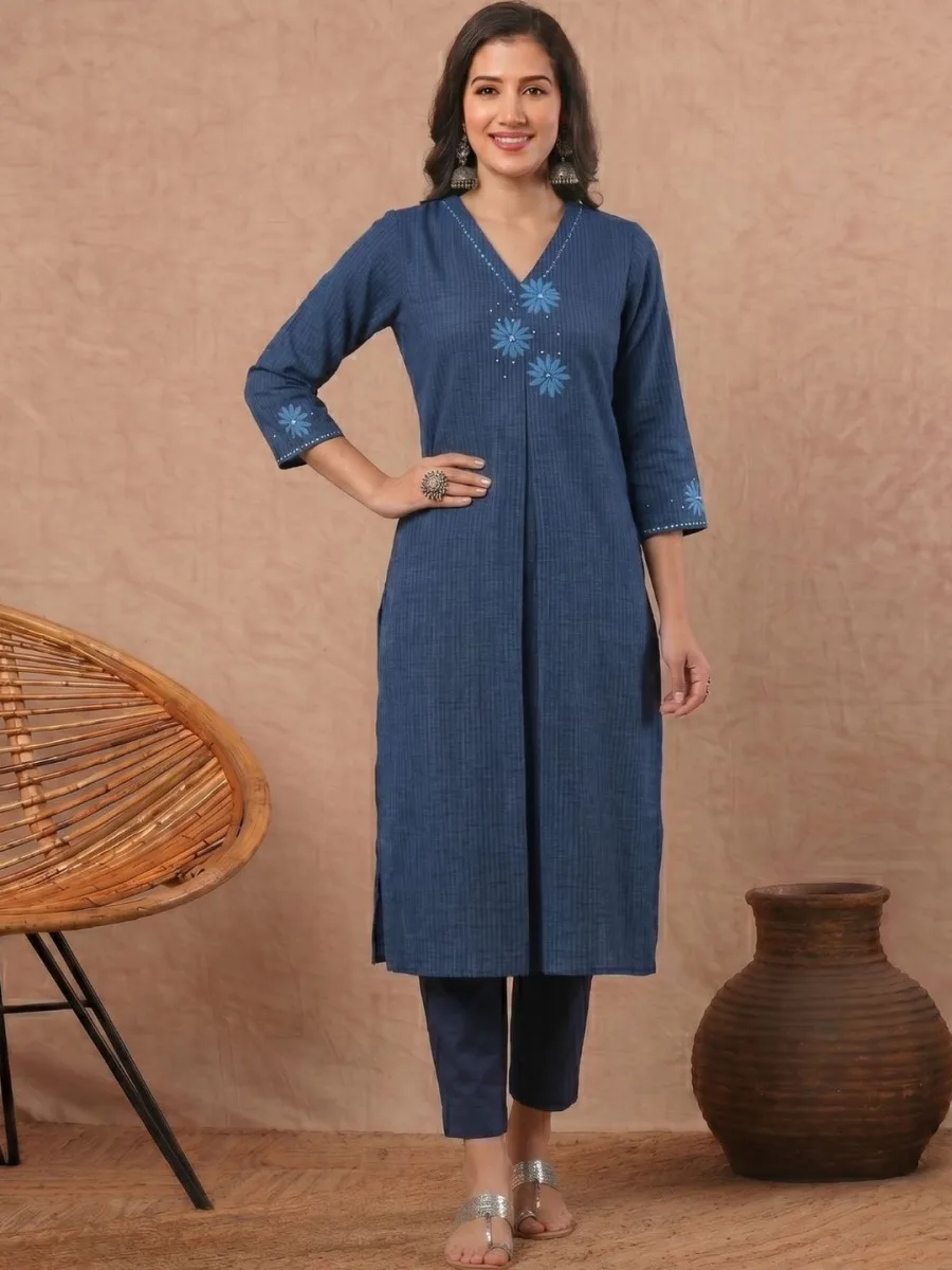 Women Embroidered Kurta