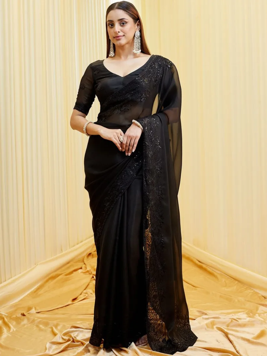 Women Embellished Saree