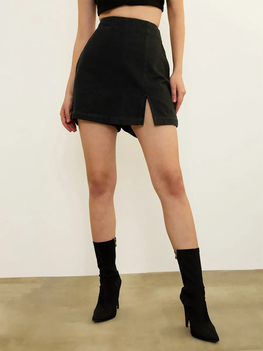 Mid Rise  Minii Skirts