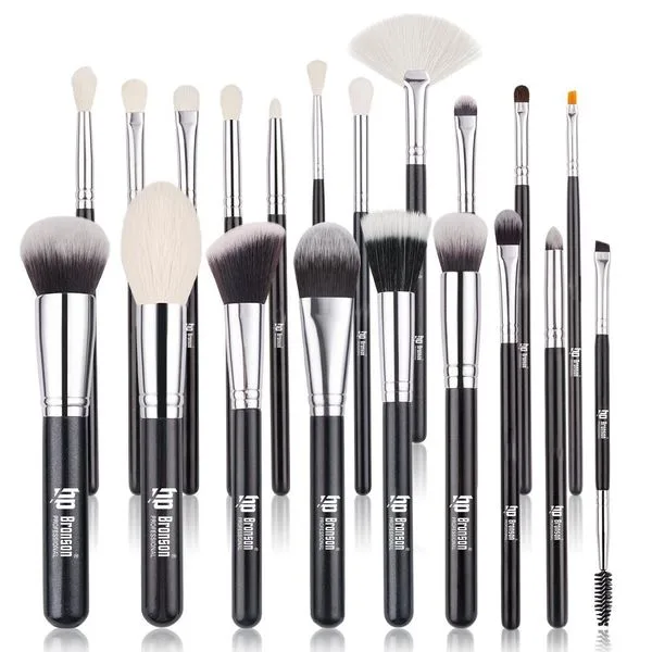Premium Makeup Brush — Honey