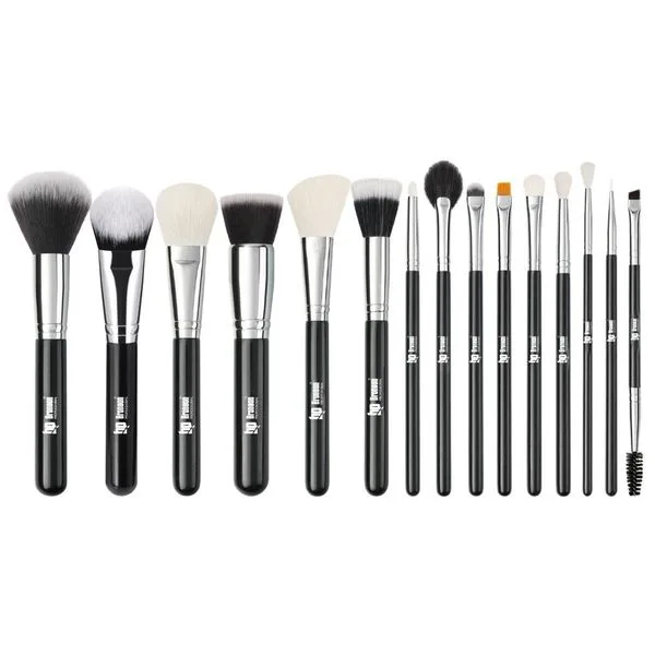 Essential Makeup Brush — Wine